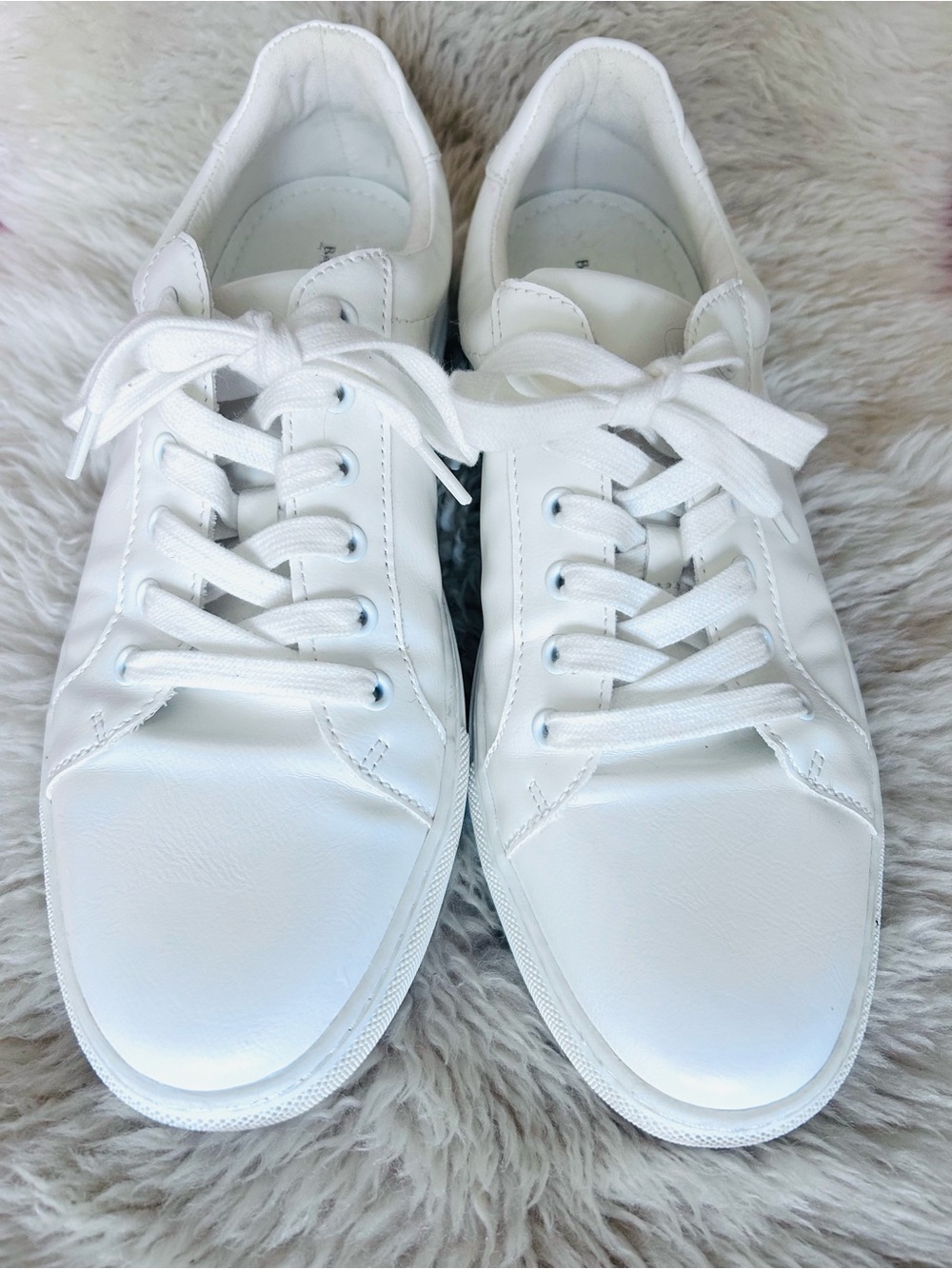 Banana Republic Men's White Vegan Low-Top Sneaker - Picture 5 of 12